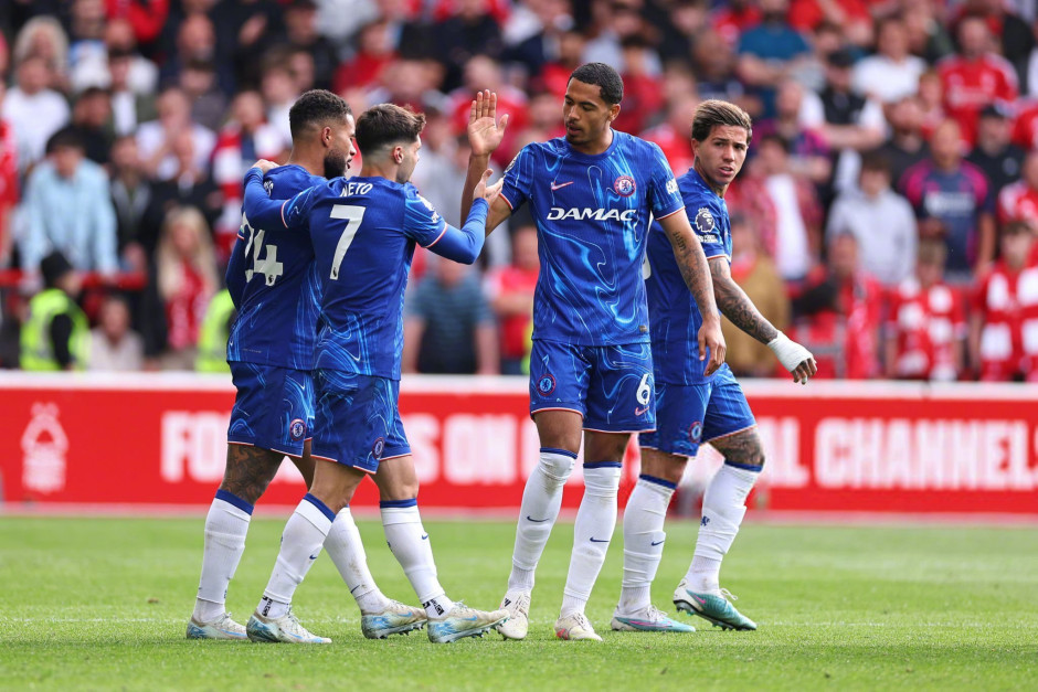 羽毛球全英赛石宇奇轻松过首关